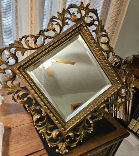 Ornate gold cast - gold,